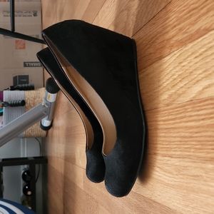 Chinese Laundry Black Seude Wedge Heels, size 9